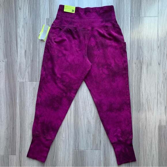 NWT All In Motion High-Rise Jogger Berry Purple - Picture 8 of 11